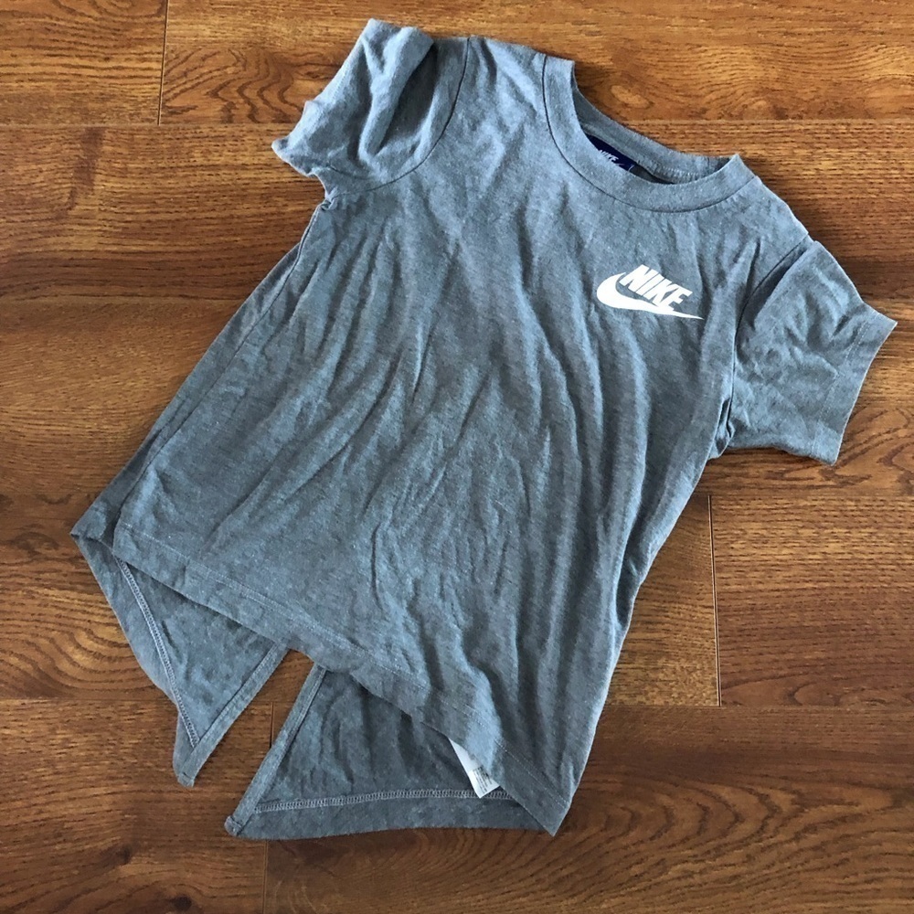 Nike gray short sleeve tee with tie back in size 6x